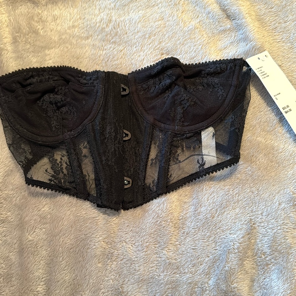 Urban Outfitters / Out From Under Lace Crop Top / Size S